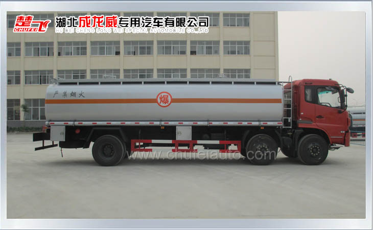 東風(fēng)天錦三軸運(yùn)油車