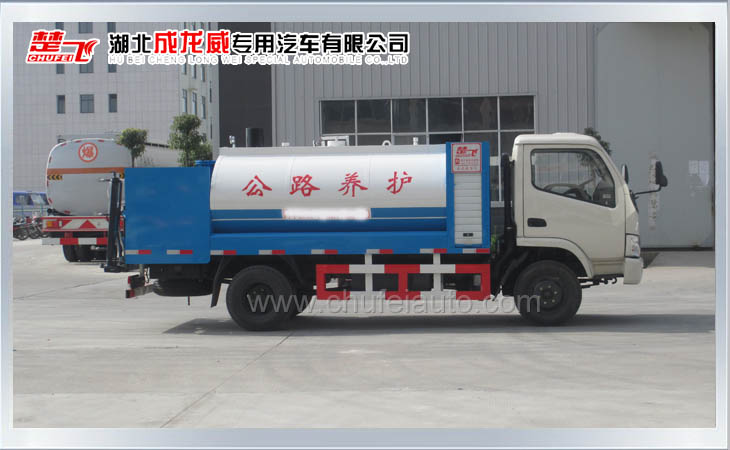 東風(fēng)小霸王瀝青灑布車(chē)