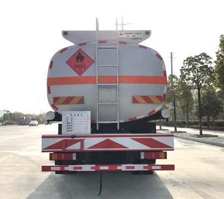 楚飛牌CLQ5250GYY5LZ型運(yùn)油車