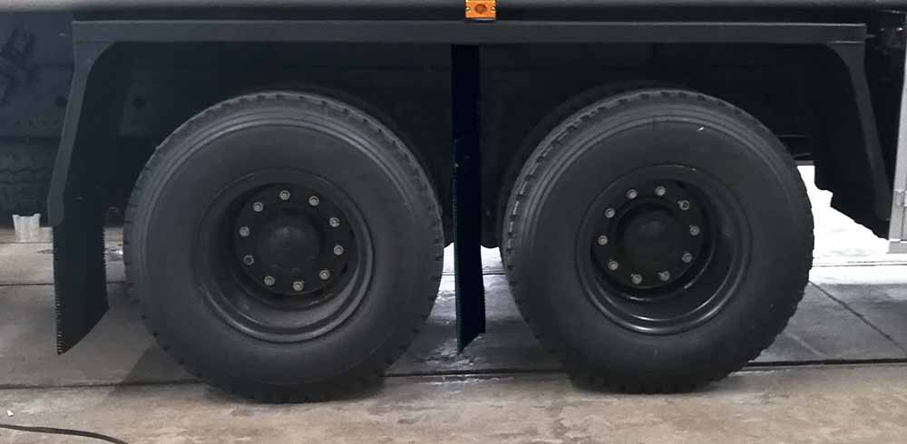 楚飛牌CLQ5260GYY6SX型運(yùn)油車