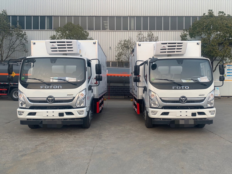 福田奧鈴5.2米黃牌醫(yī)療轉運車