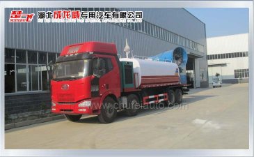 大型農(nóng)藥噴灑車照片