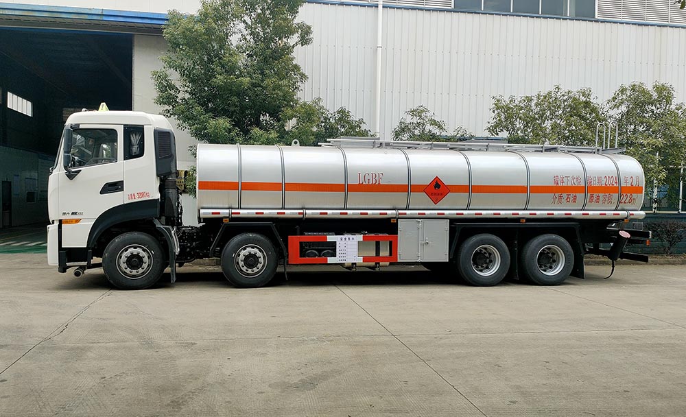 東風(fēng)天龍?jiān)凸捃? title=